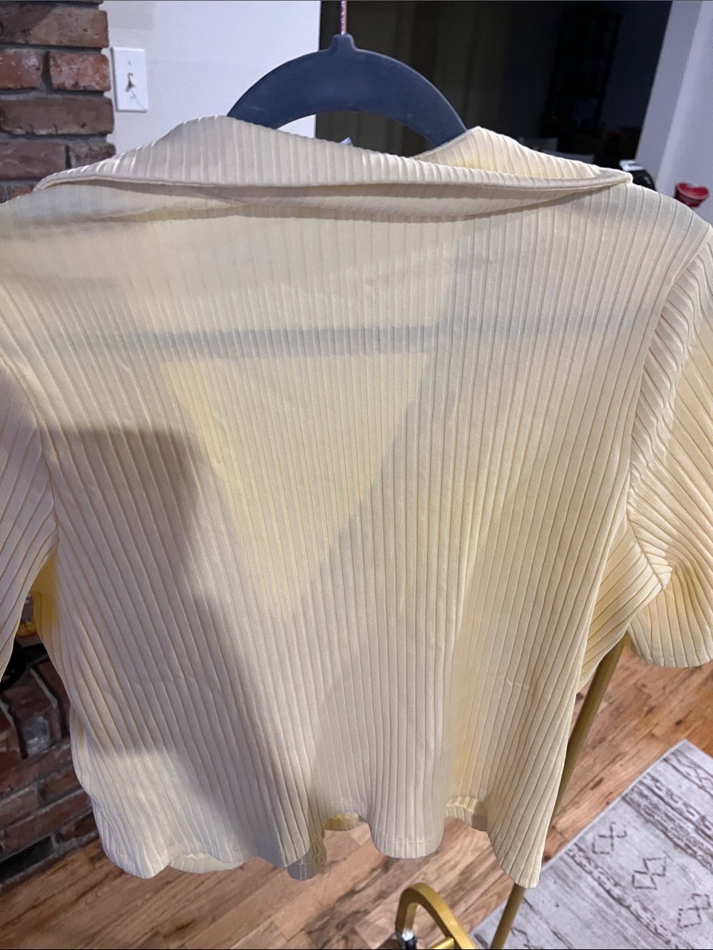 Old Navy Pale Yellow Ribbed Button-Front Collared Top - Picture 2 of 3